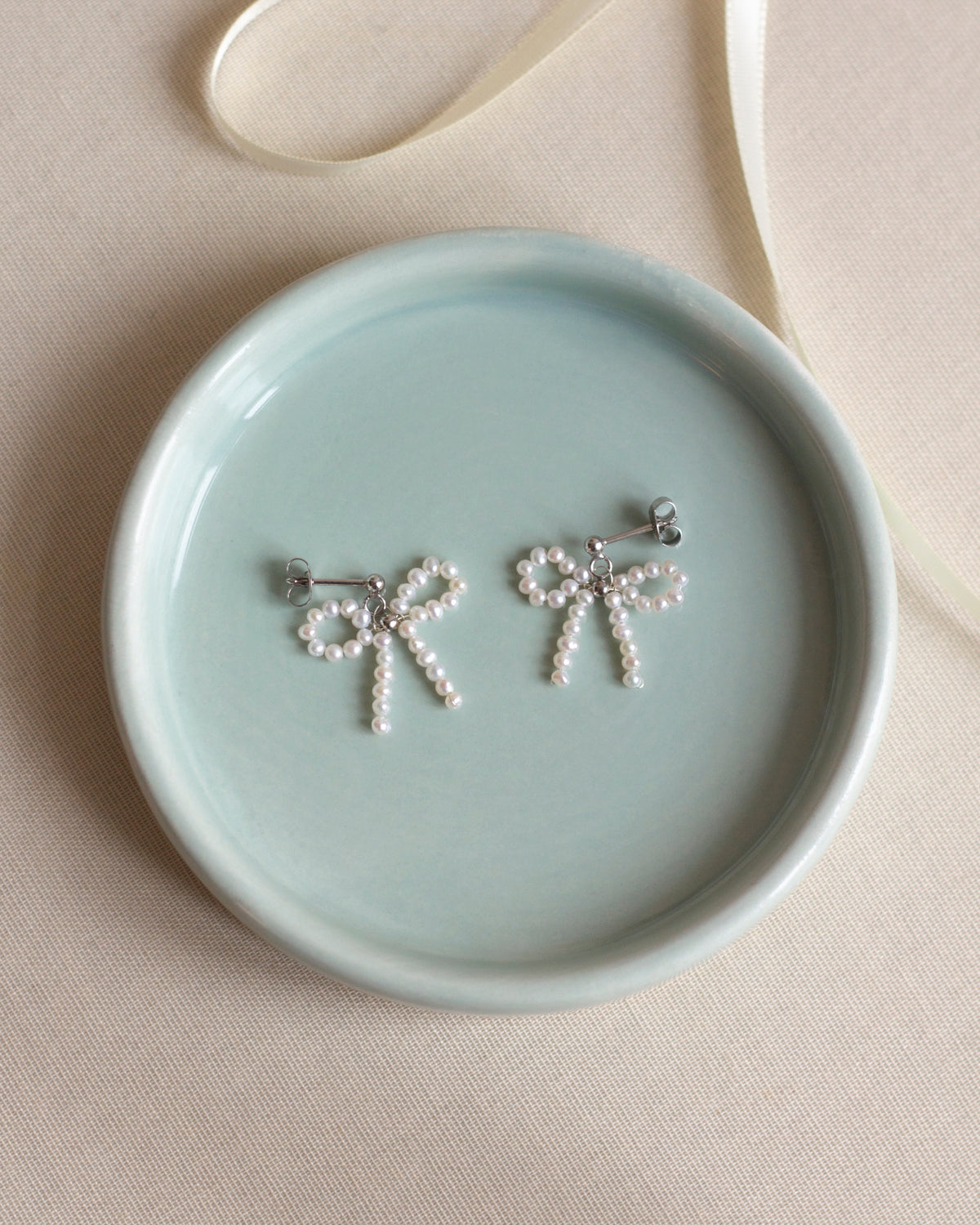 Pearl Bow Earrings – paeoni colors