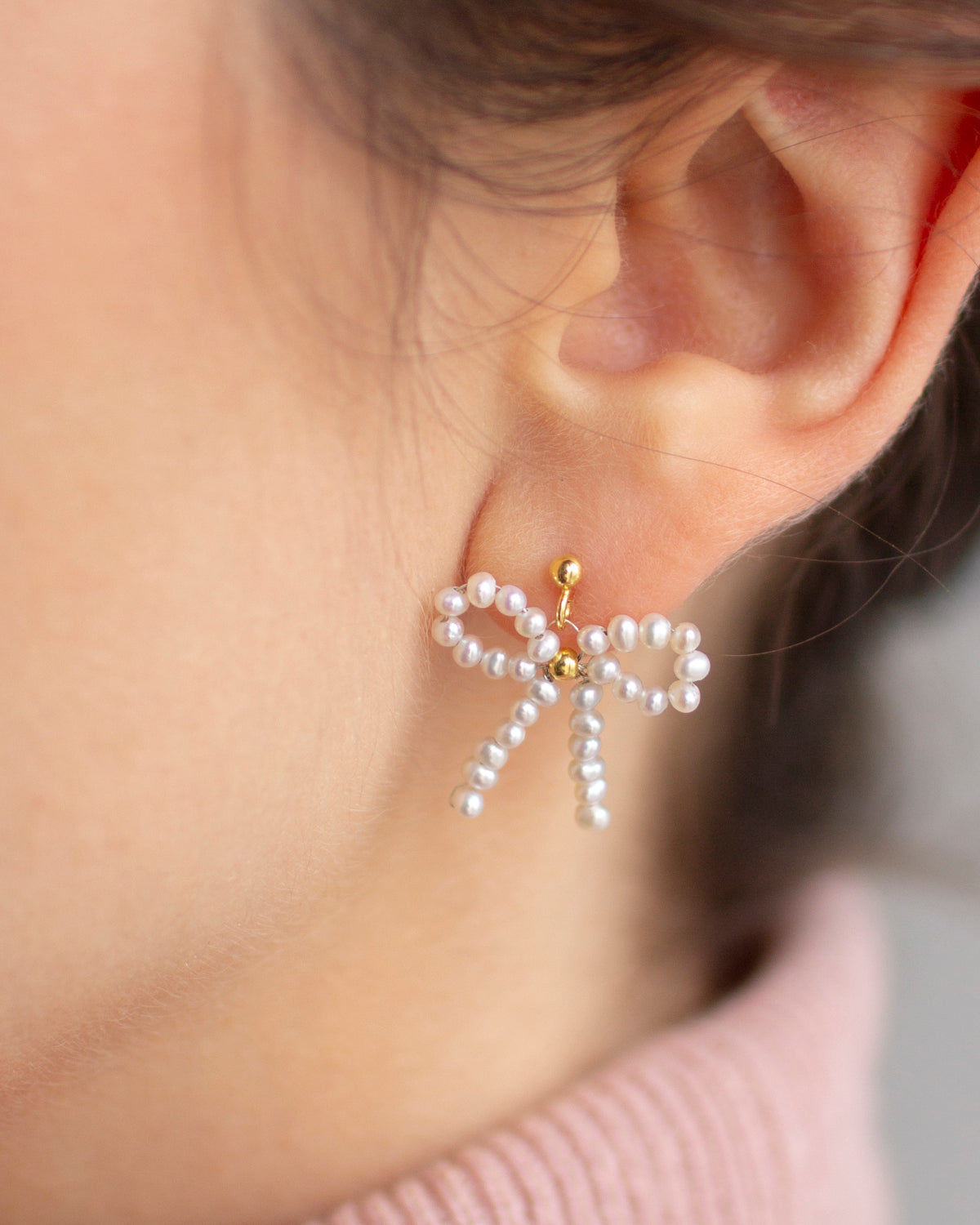 Pearl Bow Earrings For Teen Girls Minimalist Piercing Studs Tren 並行輸入品 : Pearl Earrings for Women Gold Bow Stud Earrings for