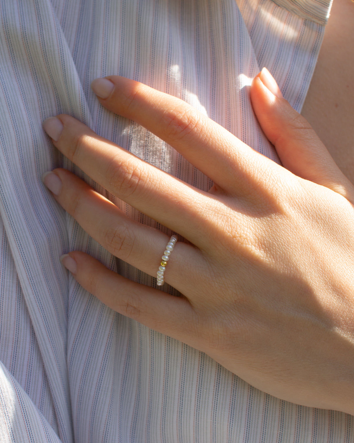 Tiny Pearl Ring – paeoni colors - Main Image